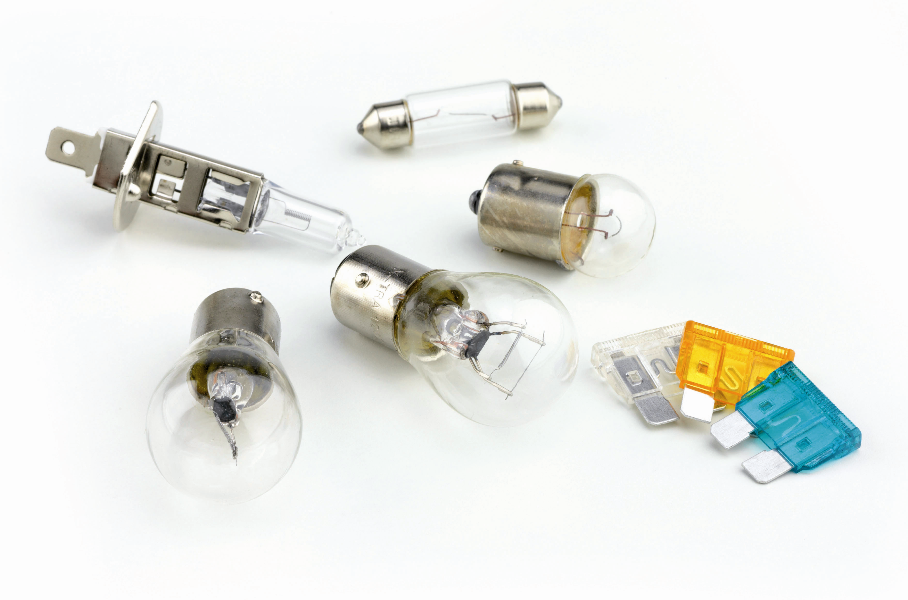 BOTTARI Bulb kit 994210 H1, 12 V, 55 W
Cannot be taken back for quality assurance reasons! 1.