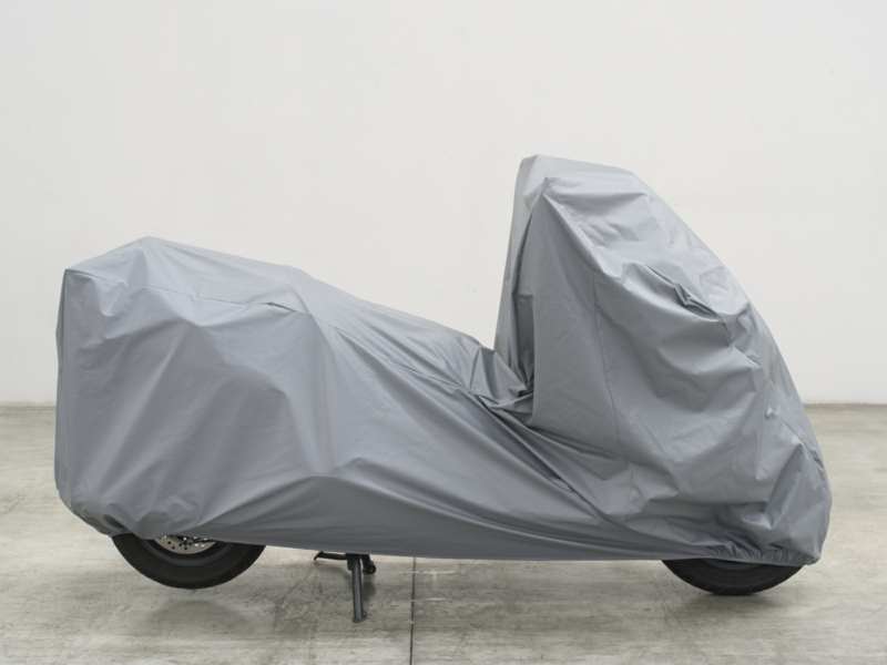 SPINELLI Motorcycle cover 333308 Outdoor. California. Scooter. Gray. Size: Ms. Length: 240. Width (for mirrors): 86. Height (for plexiglass/mirrors): 134 cm. rain. month. pollutants. against dirt and sunshine. waterproof. Washable at 40 ° C. 90% PVC-10% polyester. 340g/m2. -30 - +85 ° C.