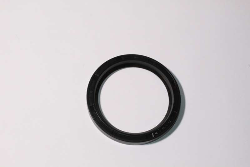 ELRING Wheel hub seal 69762 75x95x10 A NBR
Inner diameter 1 [mm]: 75, Outer diameter 1 [mm]: 95, Height 1 [mm]: 10, Material: NBR (nitrile butadiene rubber), Fitting Position: Outlet, Rear Axle