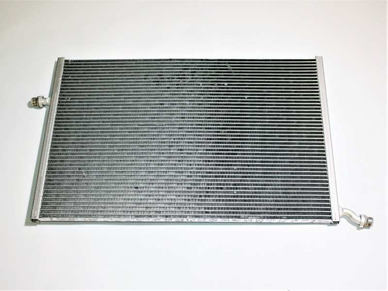 NISSENS Radiator 10515150 Supplementary water cooler for intercooler
Cooling fins material: Aluminium, Core Depth [mm]: 18, Core Length [mm]: 625, Core Width [mm]: 415, Inlet O [mm]: 22, Outlet O [mm]: 22, Radiator type: Mechanically jointed cooling fins, Supplementary Article/Info 2: without cap, without expansion tank, Supplementary Article/Supplementary Info: without gasket/seal, Water Tank Material (radiator): Plastic 1.