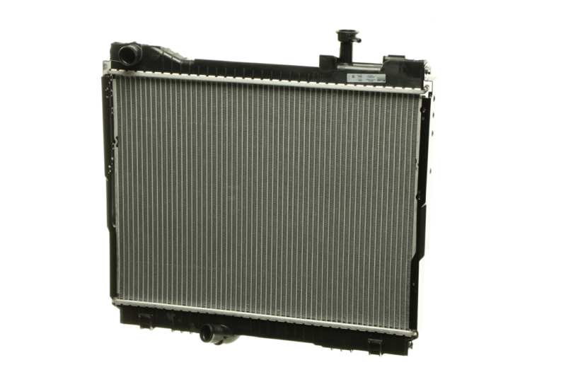 NISSENS Radiator 10400192 Cooling fins material: Aluminium, Core Depth [mm]: 40, Core Length [mm]: 445, Core Width [mm]: 578, Inlet O [mm]: 35, Outlet O [mm]: 35, Radiator type: Brazed cooling fins, Supplementary Article/Info 2: without cap, without expansion tank, Supplementary Article/Supplementary Info: with gaskets/seals, Water Tank Material (radiator): Plastic 1.