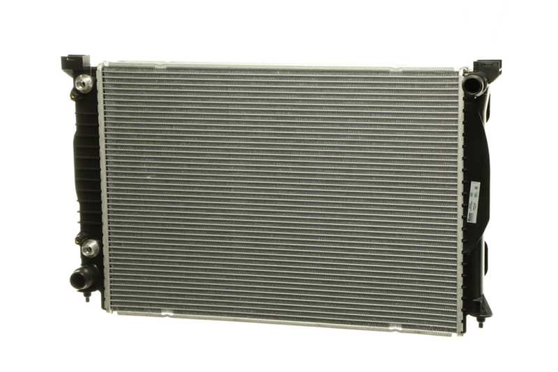 NISSENS Radiator 10371797 Cooling fins material: Aluminium, Core Depth [mm]: 40, Core Length [mm]: 637, Core Width [mm]: 448, Inlet O [mm]: 32,5, Outlet O [mm]: 32,5, Radiator type: Brazed cooling fins, Supplementary Article/Info 2: without cap, without expansion tank, Supplementary Article/Supplementary Info: with oil cooler, with gaskets/seals, Water Tank Material (radiator): Plastic 1.