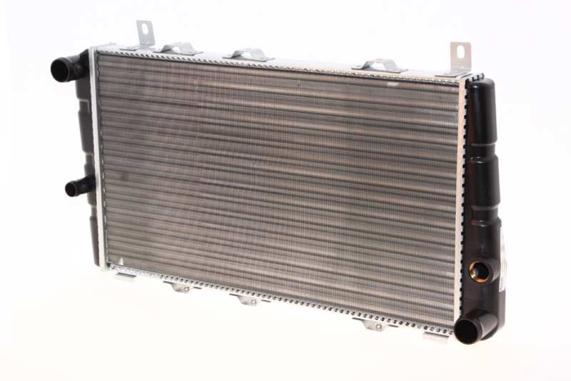 NISSENS Radiator 293568 Copper/bronze
Cooling fins material: Aluminium, Core Depth [mm]: 34, Core Length [mm]: 488, Core Width [mm]: 285, Inlet O [mm]: 30, Outlet O [mm]: 30, Radiator type: Mechanically jointed cooling fins, Supplementary Article/Info 2: with cap, without expansion tank, Supplementary Article/Supplementary Info: without gasket/seal, Water Tank Material (radiator): Plastic 1.