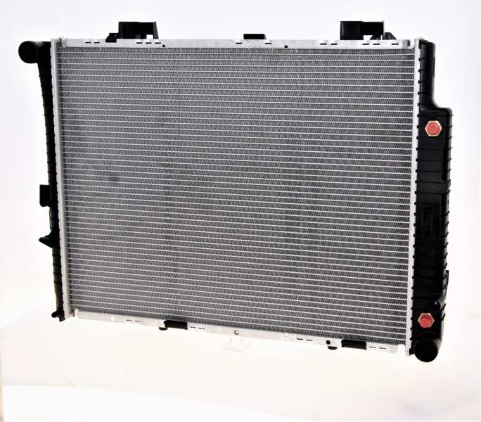 NISSENS Radiator 292871 Aluminum/plastic
Cooling fins material: Aluminium, Core Depth [mm]: 32, Core Length [mm]: 640, Core Width [mm]: 489, Inlet O [mm]: 39, Outlet O [mm]: 39, Radiator type: Brazed cooling fins, Supplementary Article/Info 2: without cap, without expansion tank, Supplementary Article/Supplementary Info: with oil cooler, without gasket/seal, Water Tank Material (radiator): Plastic 1.