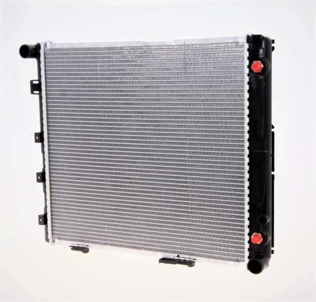 NISSENS Radiator 292952 Aluminum/plastic
Cooling fins material: Aluminium, Core Depth [mm]: 40, Core Length [mm]: 532, Core Width [mm]: 488, Inlet O [mm]: 35, Outlet O [mm]: 35, Radiator type: Brazed cooling fins, Supplementary Article/Info 2: without cap, without expansion tank, Supplementary Article/Supplementary Info: with oil cooler, without gasket/seal, Water Tank Material (radiator): Plastic 1.