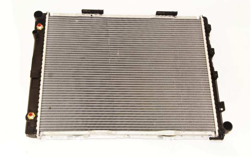 NISSENS Radiator 292987 Aluminum/plastic
Cooling fins material: Aluminium, Core Depth [mm]: 40, Core Length [mm]: 610, Core Width [mm]: 490, Radiator type: Brazed cooling fins, Supplementary Article/Supplementary Info: with oil cooler, Water Tank Material (radiator): Plastic 1.