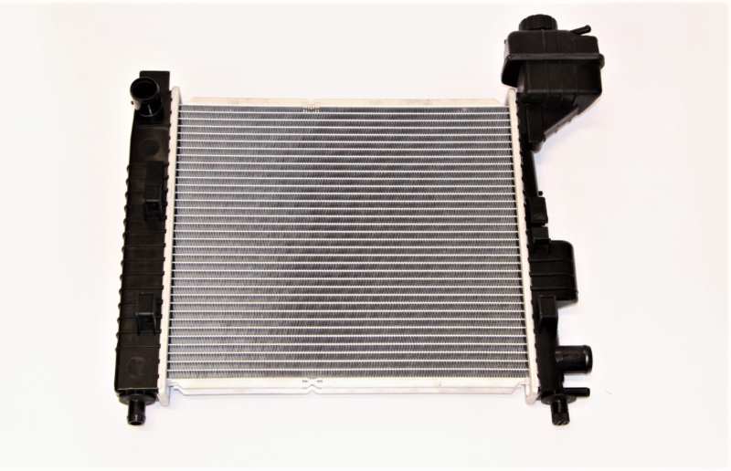 NISSENS Radiator 292921 Aluminum/plastic
Cooling fins material: Aluminium, Core Depth [mm]: 26, Core Length [mm]: 400, Core Width [mm]: 348, Inlet O [mm]: 32, Outlet O [mm]: 32, Radiator type: Brazed cooling fins, Supplementary Article/Info 2: with cap, without expansion tank, Supplementary Article/Supplementary Info: with gaskets/seals, Water Tank Material (radiator): Plastic 1.