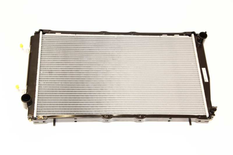 NISSENS Radiator 293639 Cooling fins material: Aluminium, Core Depth [mm]: 26, Core Length [mm]: 675, Core Width [mm]: 388, Inlet O [mm]: 38, Outlet O [mm]: 38, Radiator type: Brazed cooling fins, Supplementary Article/Info 2: without expansion tank, Supplementary Article/Supplementary Info: with oil cooler, without gasket/seal, Water Tank Material (radiator): Plastic 1.