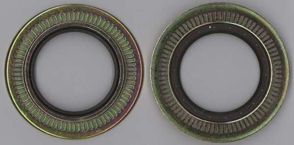 ELRING Wheel hub seal 66996 81x100/137x10/15,5 WD FPM Z=80
Height 1 [mm]: 10, Material: FPM (fluoride rubber), Outer diameter 1 [mm]: 100, Outer diameter 2 [mm]: 137, Inner diameter 1 [mm]: 81