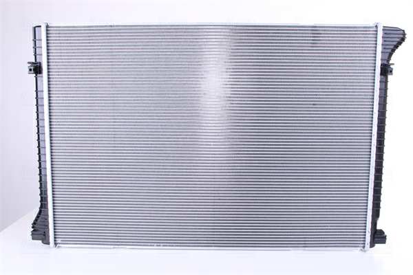 NISSENS Radiator 11119139 Cooling fins material: Aluminium, Core Depth [mm]: 26, Core Length [mm]: 720, Core Width [mm]: 502, Inlet O [mm]: 32,5, Outlet O [mm]: 32,5, Radiator type: Brazed cooling fins, Supplementary Article/Info 2: without expansion tank, Supplementary Article/Supplementary Info: without gasket/seal, Water Tank Material (radiator): Plastic 1.