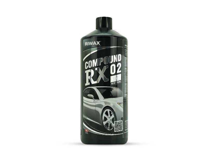 RIWAX Polierpaste 11435403 RX 02 Compound medium - 1kg. Mittelkörnige Polierpaste zur leichten Entfernung von tieferen Kratzern, verblassten oder stark oxidierten Lacken. Erzeugt einen hohen Glanz. Ideal auch für das Polieren nach dem Nassschleifen ab einer Körnung von P1500. Bei dunklen Farben wird eine Nachbehandlung mit der RX 06 Paste empfohlen, um tiefere Glanz- und hologrammfreie Oberflächen zu erzielen. Empfohlen für dunkle Fahrzeuge. Kann mit Poliermaschine, harte Polierscheibe oder Wollscheibe verwendet werden. S