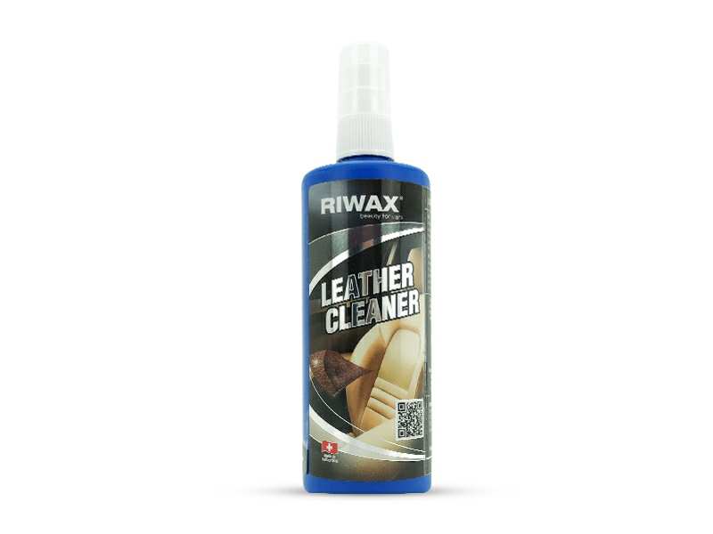 RIWAX Hautpflege und Schutz 11435319 Leather Cleaner - Lederreiniger, 200ml. Reinigt Leder, Kunstleder und Alcantara effektiv und schonend. Mit dem Leather Cleaner lassen sich hartnäckige Flecken mühelos entfernen, ohne das Leder zu beschädigen.
Kann aus Gründen der Qualitätssicherung nicht zurückgenommen werden!