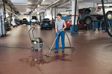 KÄRCHER Industriestaubsauger 11541854 Nass- und Trockensauger NT 40/1 Tact Te L‚ Lieferumfang: Saugschlauch: 4 m‚ Winkel: Kunststoff‚ Saugrohr: 2 Stück‚ 550 mm‚ Edelstahl‚ Staubbeutel: 1‚ Vlies‚ Nass-Trocken-Bodenreinigung Kopf: 360 mm‚ Fugenreinigungskopf‚ Anschlussadapter für Elektrowerkzeuge‚ Akkordeonfilter: PES 8.