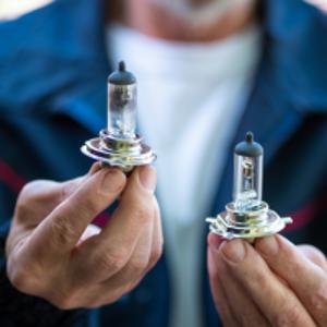 Premium-Beleuchtung auf den Straßen mit dem erweiterten Angebot an A.Z. Meisterteile Glühlampen