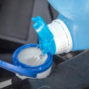 Choosing the Right Windshield Washer Fluid
