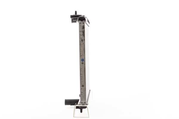 BEHR HELLA SERVICE Radiator 11312387 Radiator type: Brazed cooling fins, Core Length [mm]: 567, Core Width [mm]: 380, Core Depth [mm]: 28, Water Tank Material (radiator): Plastic, Inlet Diameter [mm]: 32, Outlet Diameter [mm]: 32, Height [mm]: 136, Thickness [mm]: 493, Manufacturer: produced by MAHLE 1.