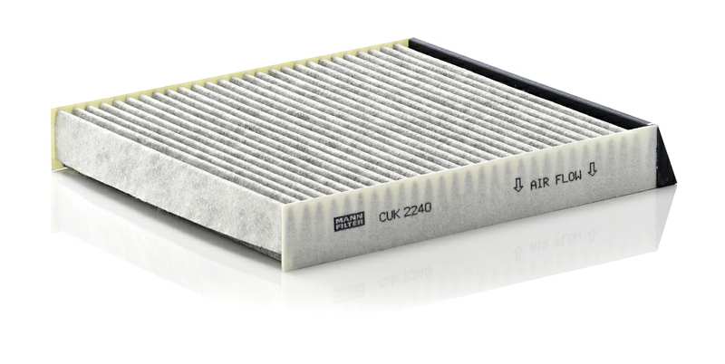 MANN-FILTER Innenraumluftfilter 10370748 Filterausführung: Aktivkohlefilter, Länge [mm]: 227, Breite [mm]: 194, Höhe [mm]: 30 
Filterausführung: Aktivkohlefilter, Basisversion (Art.-Nr.): CU 2240, EU-Produktsicherheitsverordnung (GPSR): IEC 60417-6183 mechanisches Fachwissen erforderlich, Einbauposition: unterhalb des Handschuhfaches, Einbauzeit [min]: 12, Länge [mm]: 227, Breite [mm]: 194, Höhe [mm]: 30