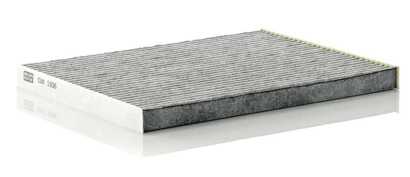 MANN-FILTER Innenraumluftfilter 10370822 Filterausführung: Aktivkohlefilter, Länge [mm]: 192, Breite [mm]: 265, Höhe [mm]: 20 
Filterausführung: Aktivkohlefilter, Basisversion (Art.-Nr.): CU 1936, Hocheffizienz Version mit Aktivkohle (Art.-Nr.): FP 1936, EU-Produktsicherheitsverordnung (GPSR): IEC 60417-6183 mechanisches Fachwissen erforderlich, Einbauposition: Innenraum Fahrerseite, Einbauzeit [min]: 12, Länge [mm]: 192, Breite [mm]: 265, Höhe [mm]: 20