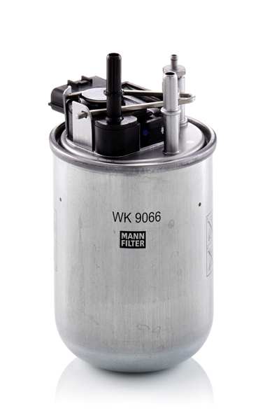 MANN-FILTER Kraftstofffilter 11024147 Filterausführung: Leitungsfilter, EU-Produktsicherheitsverordnung (GPSR): IEC 60417-6183 mechanisches Fachwissen erforderlich, Höhe [mm]: 120, Außendurchmesser [mm]: 87, Einlassdurchmesser [mm]: 8, Auslassdurchmesser [mm]: 8 1.